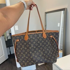 Louis Vuitton Neverfull MM Monogram with Beige Interior Canvas Leather Tote